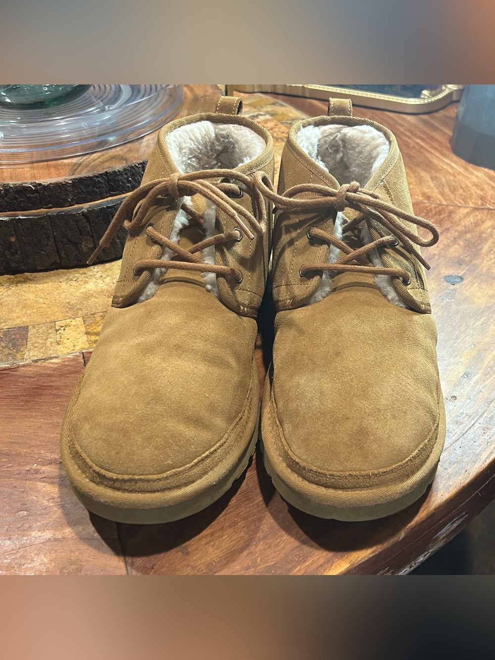 UGG Men’s Chestnut Suede Chukka Boots with Shearling Lining Size 13US